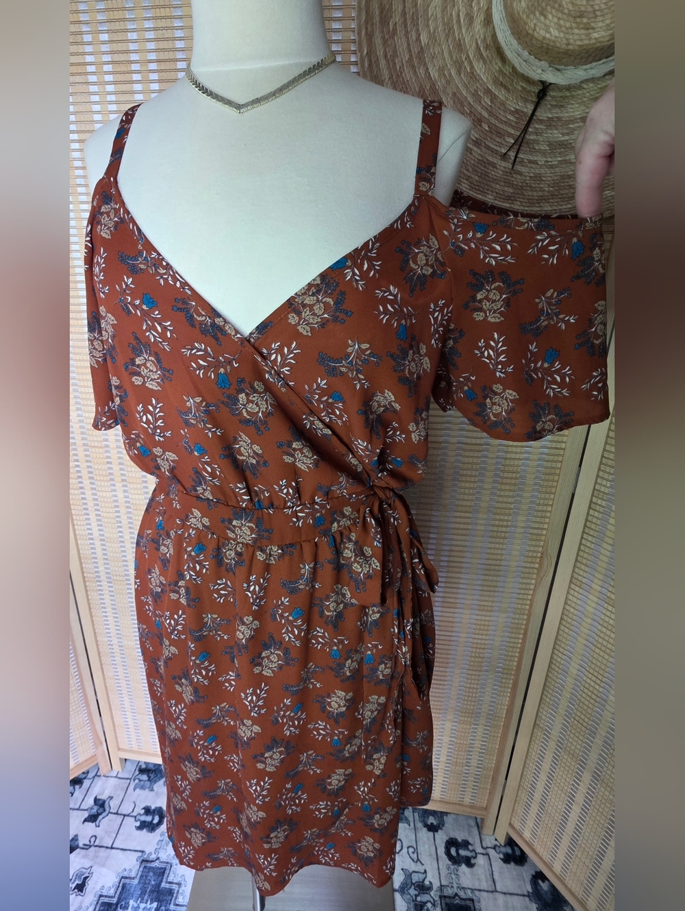 Canyon Brown Flowy Floral Print Strappy Cold Shoulder Fluttersleeve Dress